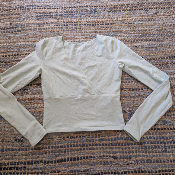 Hollister Mint Green Wrap Crop Top L/S Vneck Small Cottagecore Feminine - Picture 2 of 5